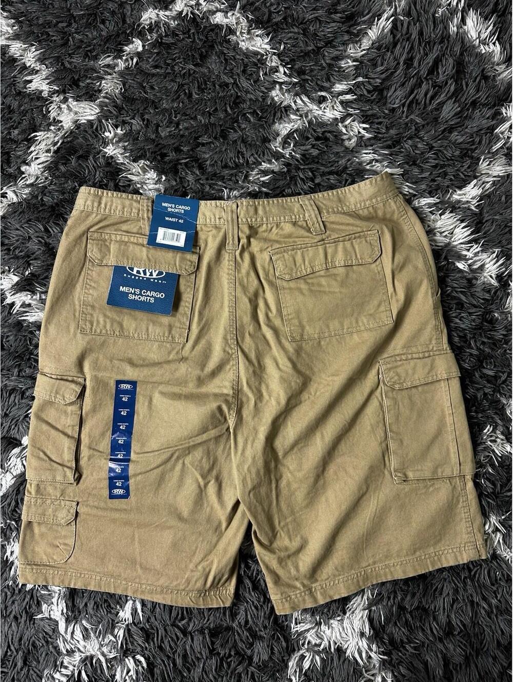 NWT Rugged Wear Cargo Shorts Mens 42 Khaki Tan Cotton Casual Hiking Pockets